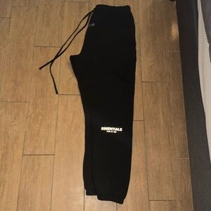 FEAR OF GOD ESSENTIALS SWEATPANTS XL